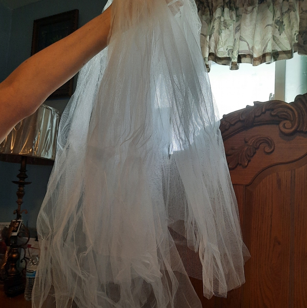 Bridal veil short